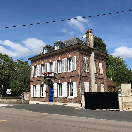 لوفييه Maison Quatre Freres المظهر الخارجي الصورة